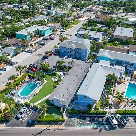 St. Pete Beach Suites Exterior foto