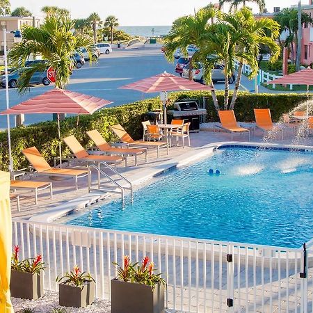 St. Pete Beach Suites Exterior foto
