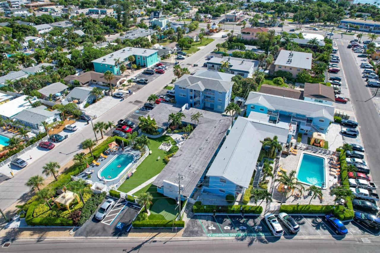 St. Pete Beach Suites Exterior foto