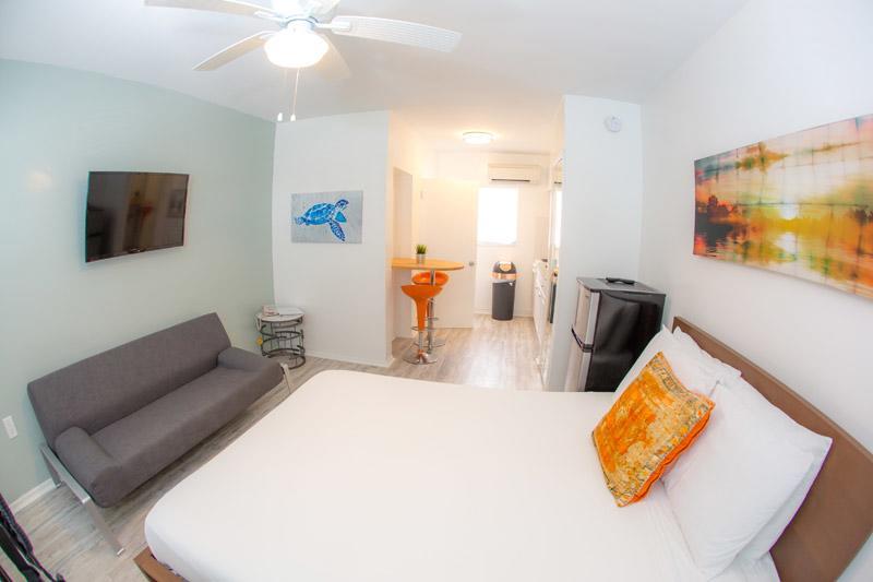 St. Pete Beach Suites Exterior foto